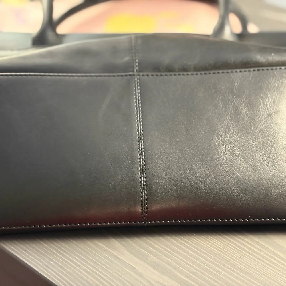 Radley of London black leather women’s satchel purse. Like new condition. - Picture 1 of 6